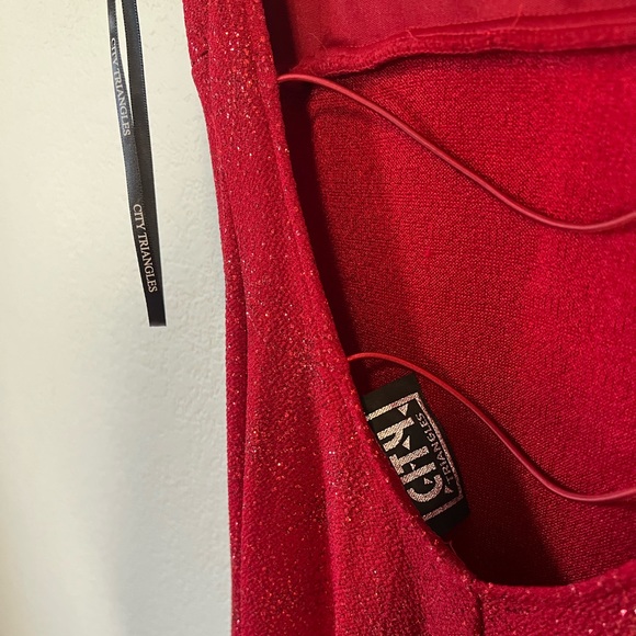 Beautiful city angels gown from David’s Bridal with slit bottom - Picture 7 of 10